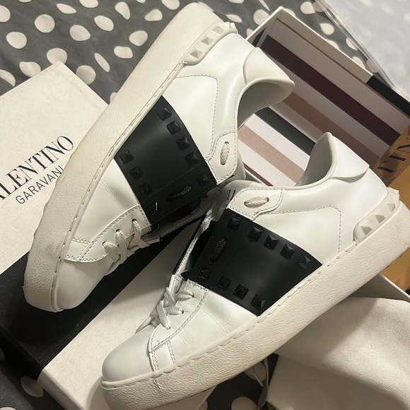 Valentino studded sneakers - Picture 5 of 16